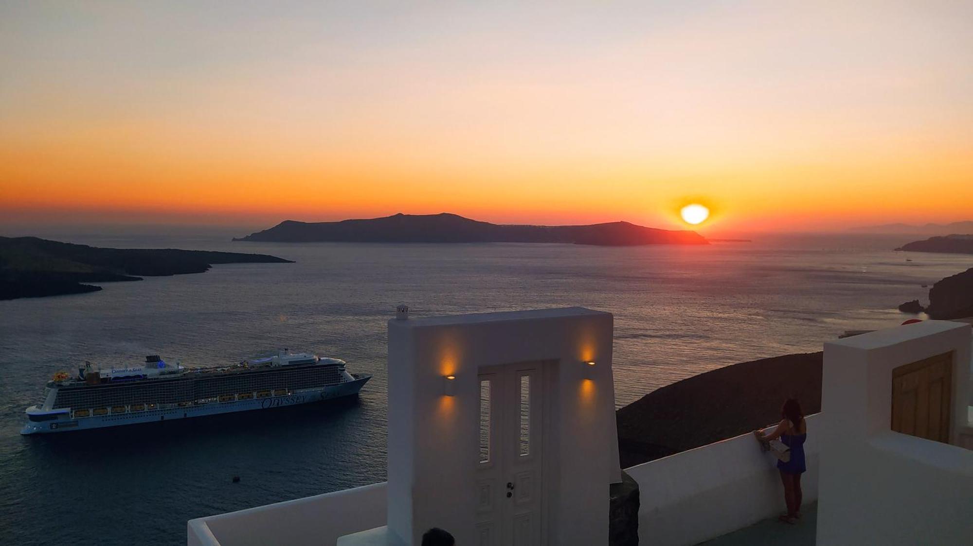 Akron Cliff Suite Fira  Exterior foto