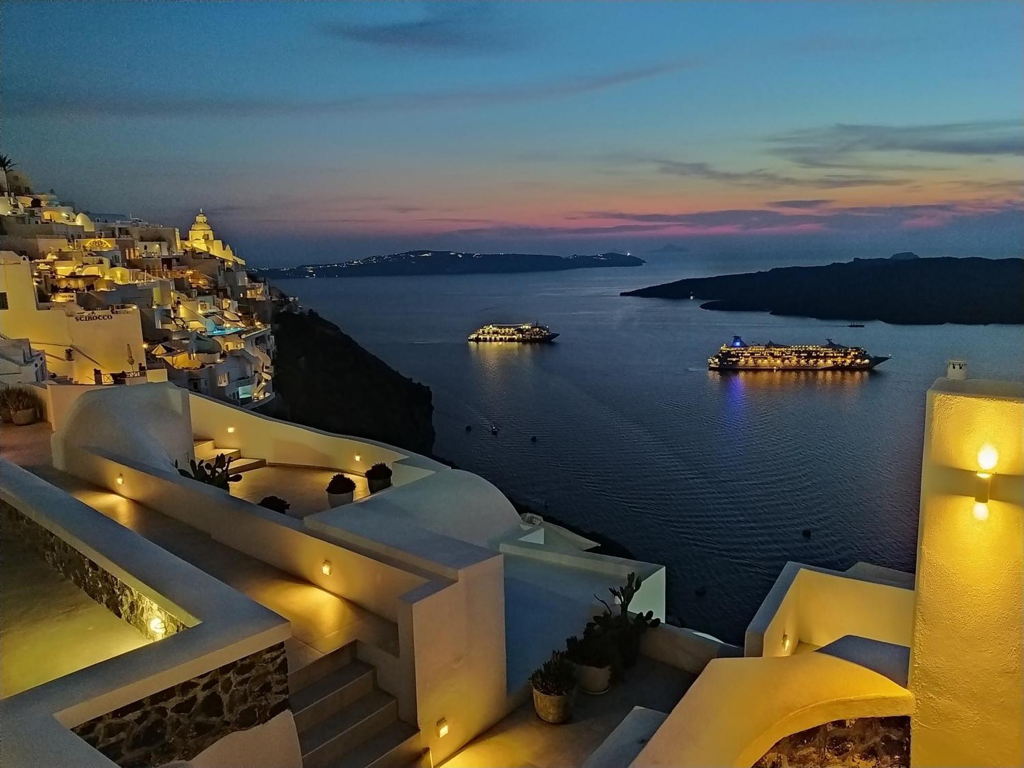 Akron Cliff Suite Fira  Exterior foto